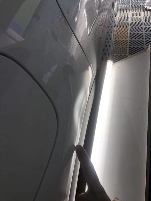 奔馳車身凹陷修復前.jpg
